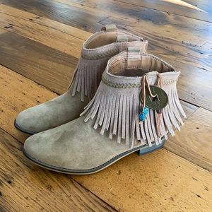Mossimo size 8 boots